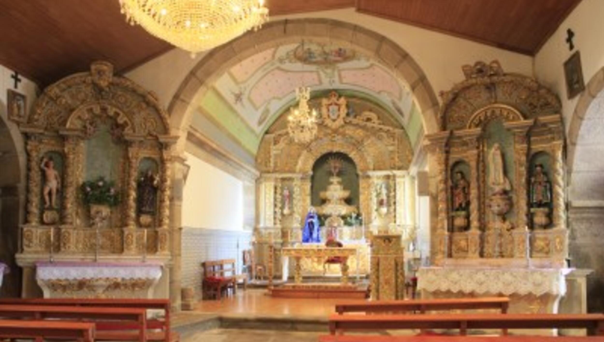 Igreja Paroquial de Tó / Igreja de Santa Maria Madalena
