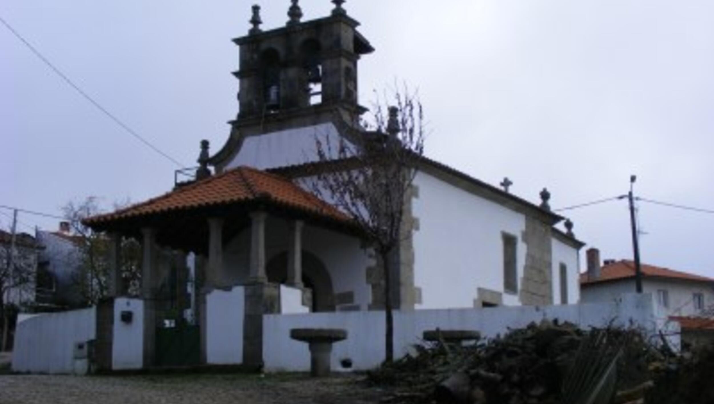 Igreja de Cova da Lua / Igreja de Santa Columba