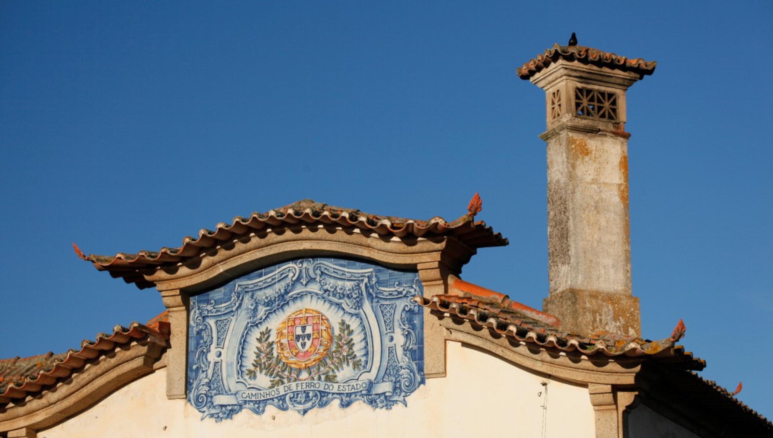 Painel de azulejos na Estação