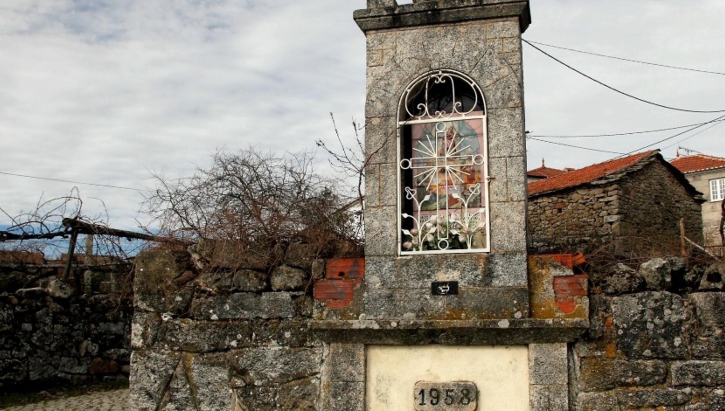 Alminhas e relógio solar