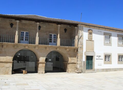 Frente do museu 1 480 350