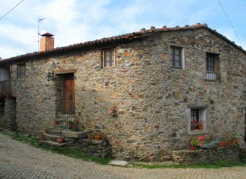 Casa da bica  3 1 480 350