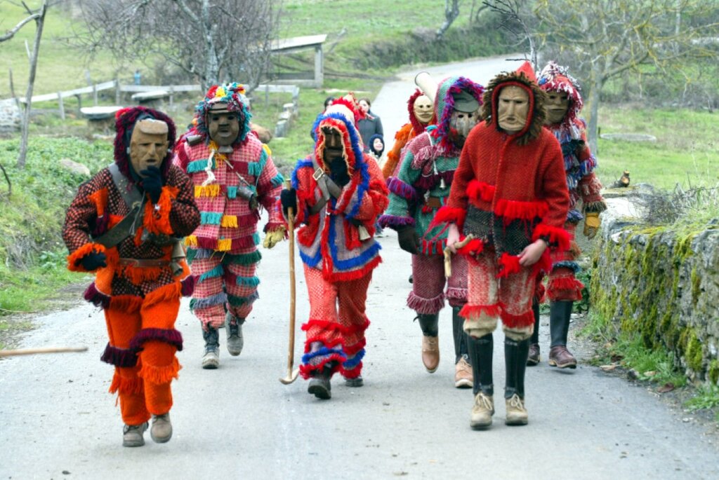 Vinhais   caretos de ousilh o   festa de st  est v o em dezembro  medium  1 1024 2500