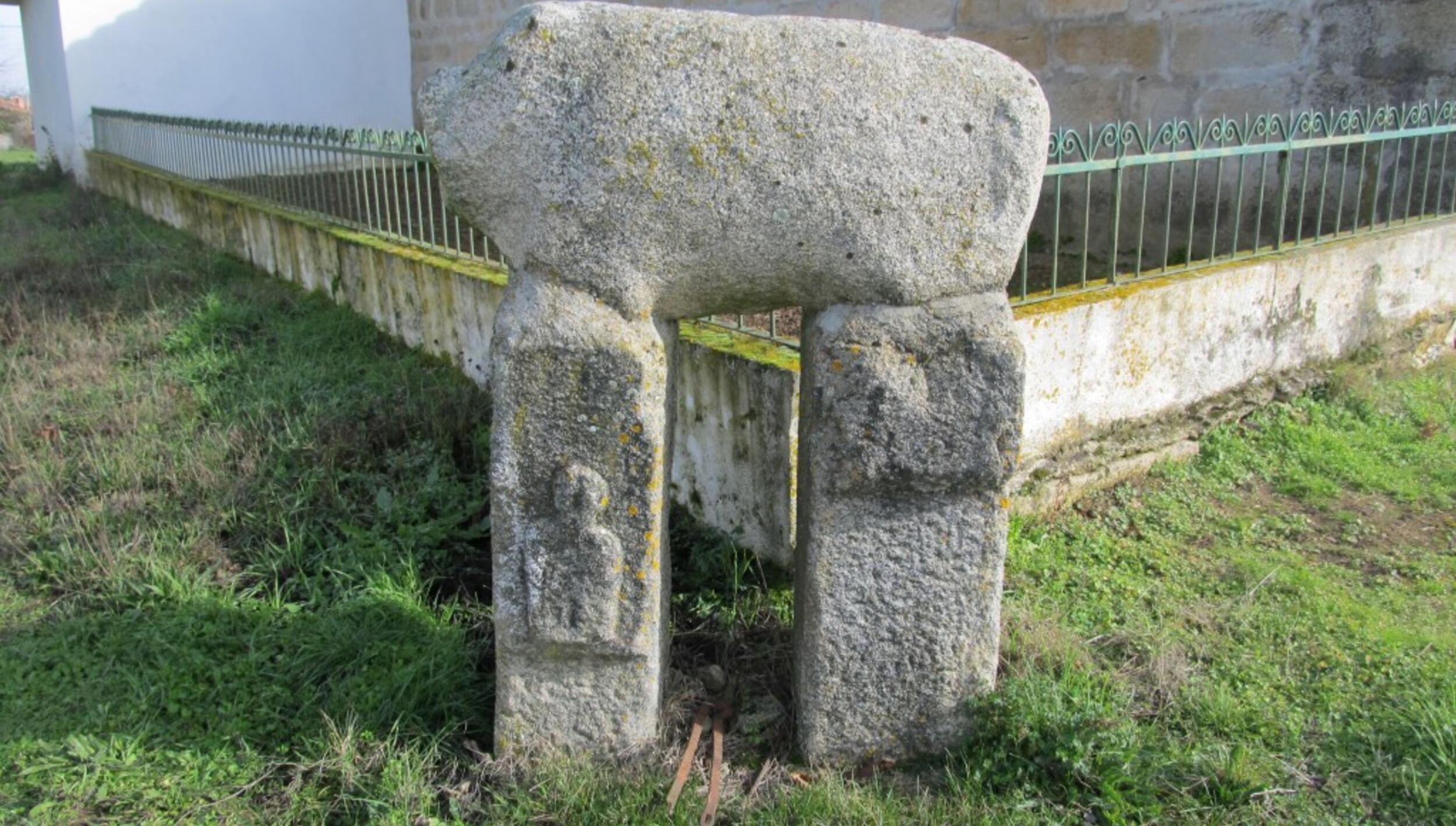 Adro da Igreja de Vila dos Sinos