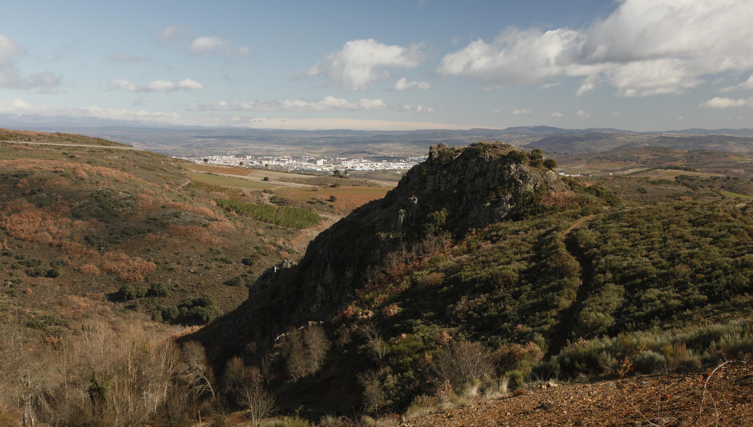 Castelo de Rebordãos / Castelo do Tourão