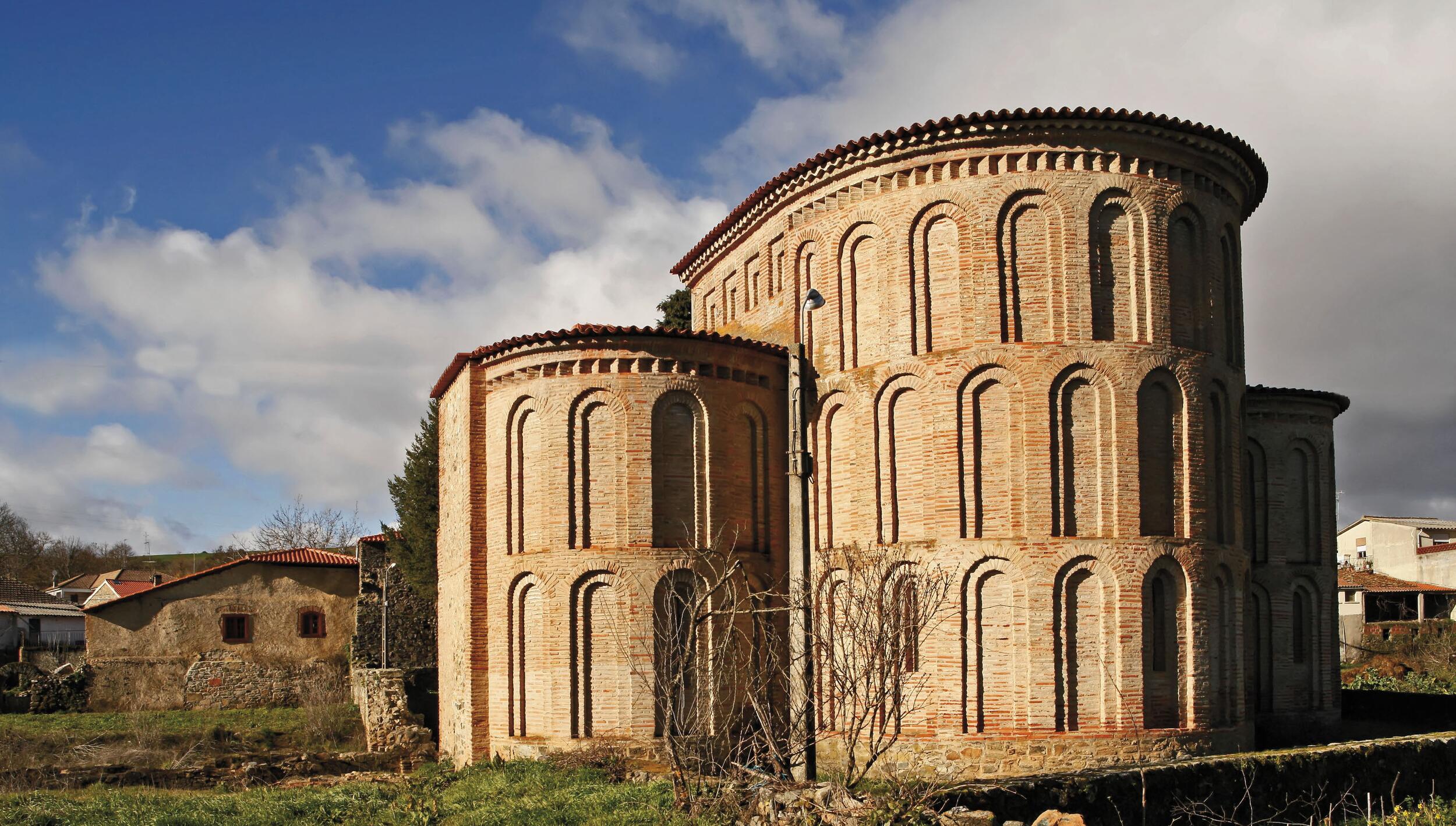 Igreja/Mosteiro de Castro de Avelãs