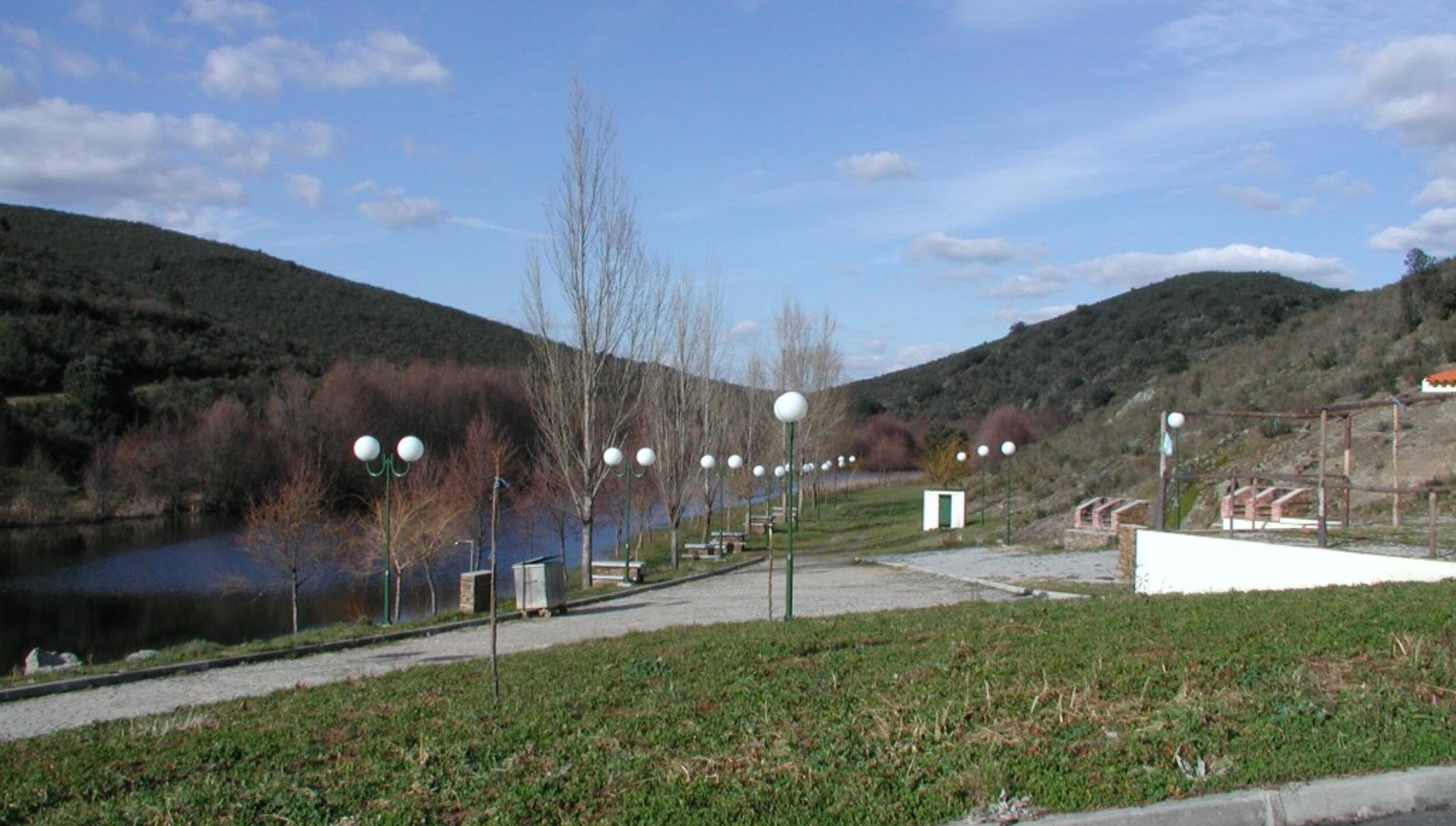 Praia fluvial e Parque de Merendas de Uva 