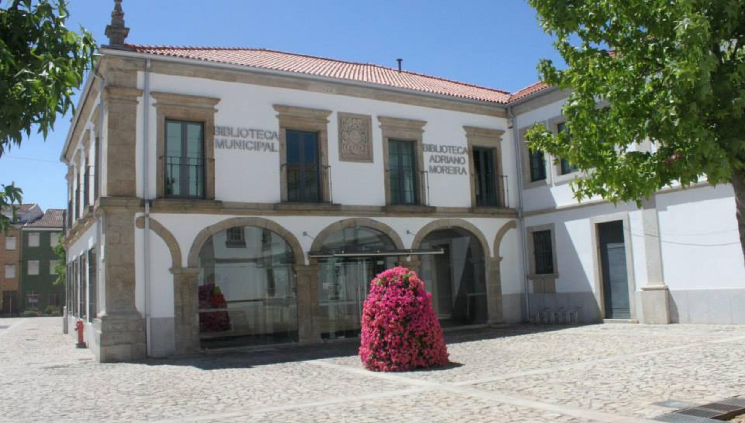 Biblioteca Municipal Professor Adriano Moreira