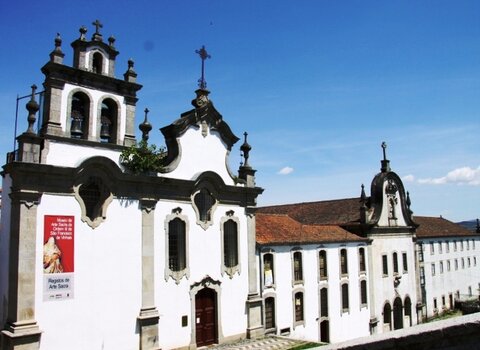 Museu_de_Arte_Sacra__na_antiga_Ordem_III_e_Semin_rio_de_Vinhais__com_circuito_interior_de_acesso_...