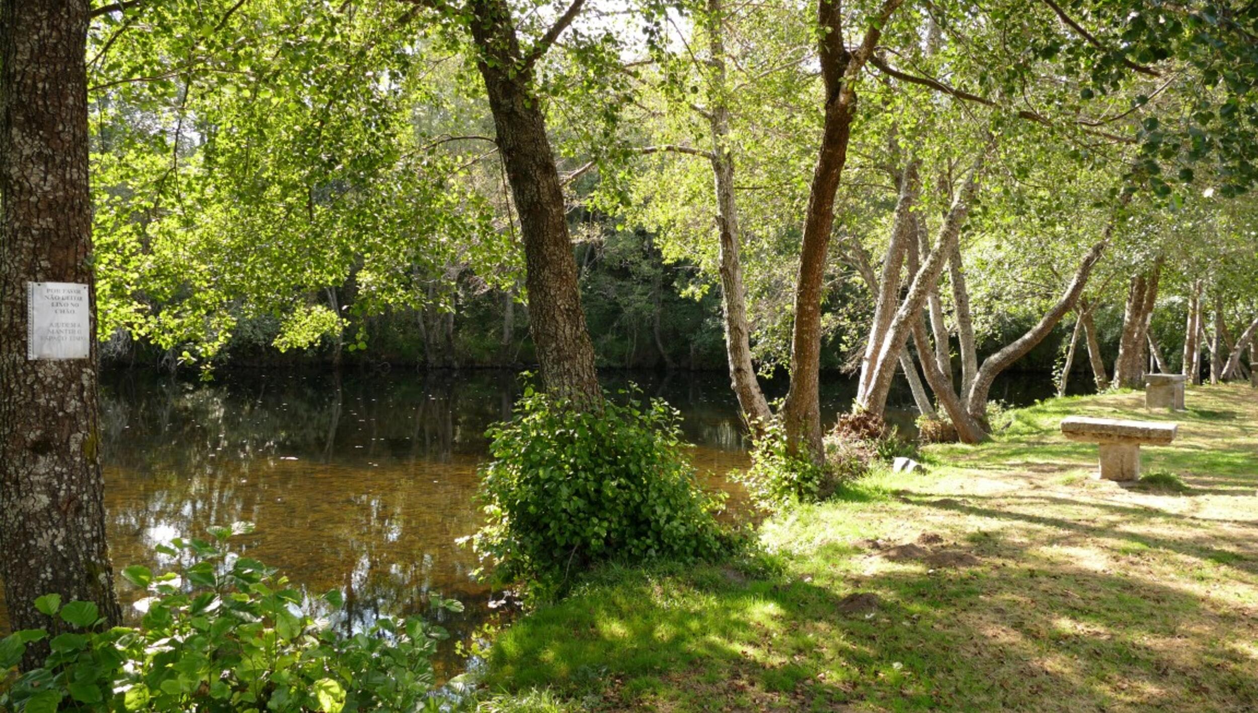 Praia e parque de merendas