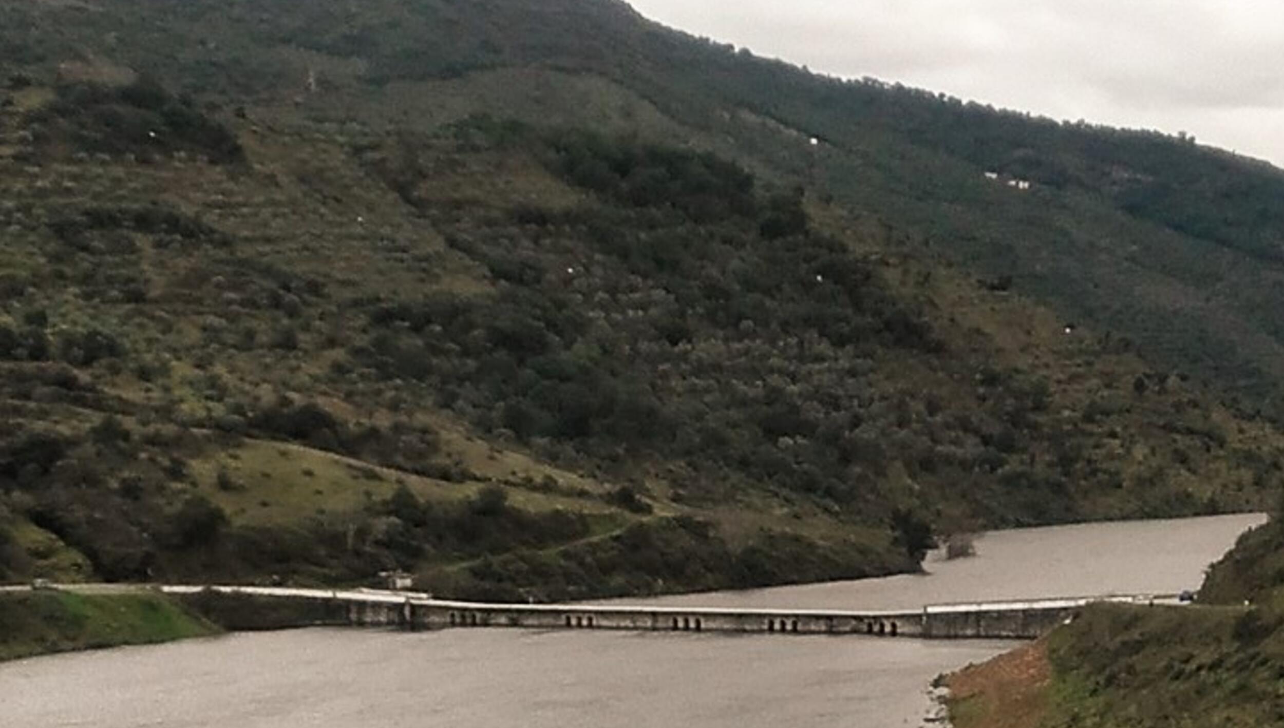 Ponte de Remondes a ficar submersa