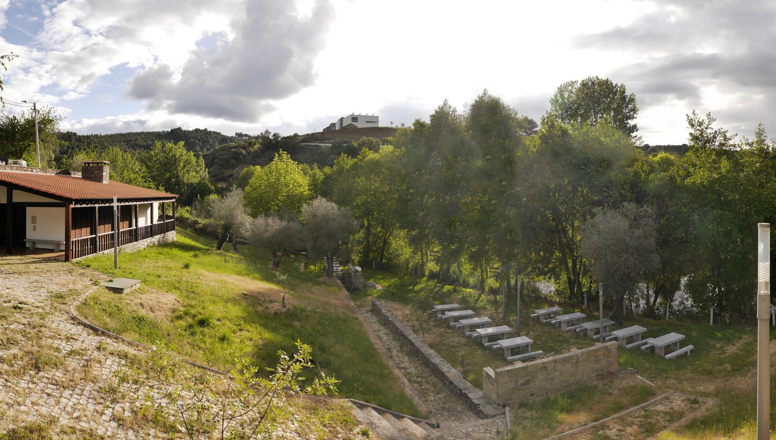 Parque de Merendas com vista das Termas