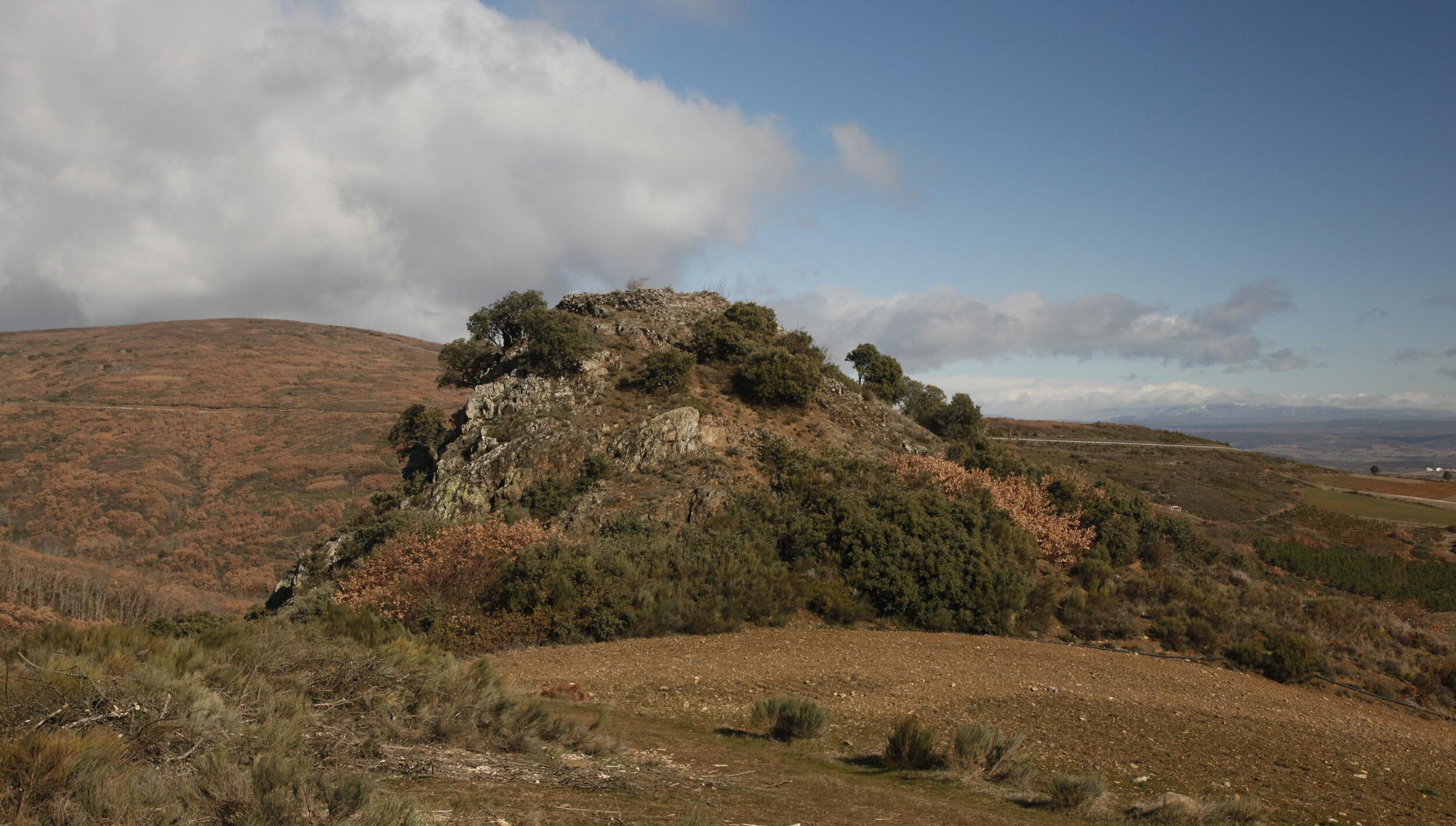 Castelo de Rebordãos / Castelo do Tourão