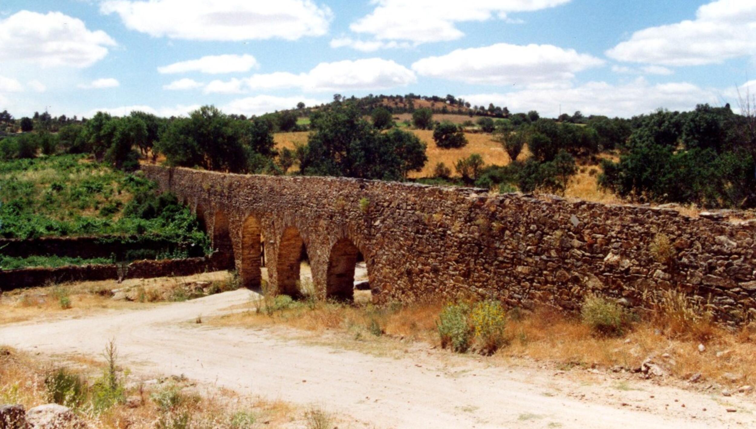 aqueduto_M_do_Douro__Medium_