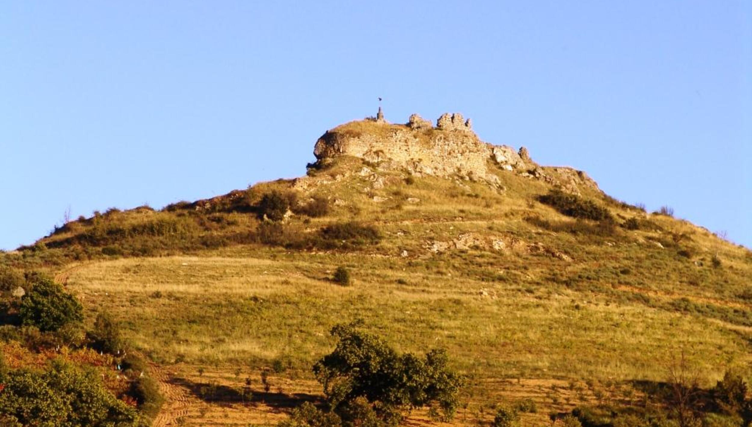 Vista da Fortaleza desde a aldeia