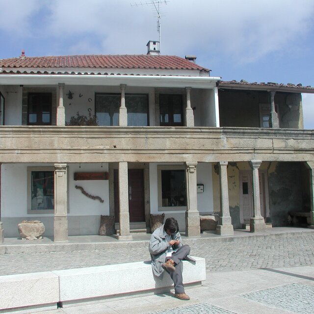 Largo da igreja sendim