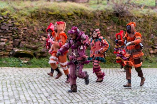 Festa dos rapazes e de Santo Estêvão de Ousilhão 