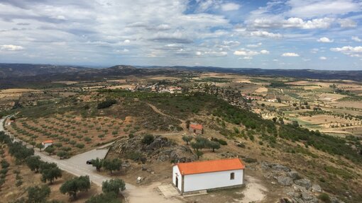 Vista de Algoso a parir do Castelo